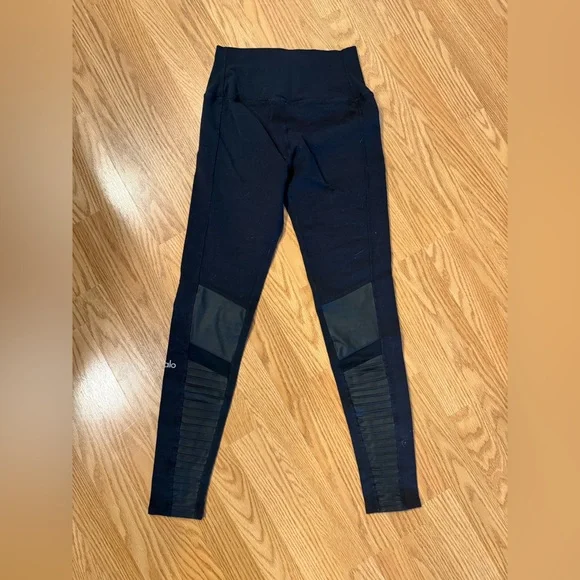 ALO Yoga Black Moto Textured Leggings XS - Picture 2 of 3
